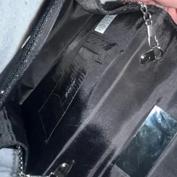 Clutch - Picture 7 of 7